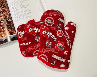 Ready to Ship. Football University WA Cougars. Oven Mitt Gift Set, Potholder. Extra Thick Quilted. Red