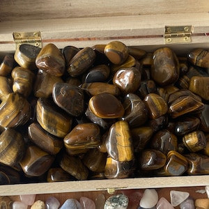 Tigers Eye Crystal - Tiger Eye tumbled gemstone -   crystal - Tiger Eye tumbled - chakra -   crystal gemstone - chakra balancing