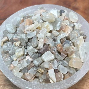 Natural Moonstone Chip , Real Moonstone chip , Moonstone Tumble Loose Stone , Moonstoone Crystal chips