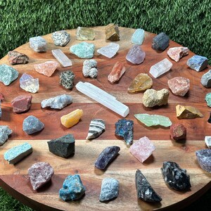 Beginners Crystal Set | 50 Crystal set | Crystal Starter Kit | 50 Labeled Crystal Set | Raw Chakra Stones & Crystals