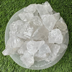 Clear Quartz RAW , 0.75"-1.25" Size, Wicca, Witchcraft, Tumbling, Cabbing, Fountain Rocks, Decoration, Polishing. RAW Clear Quartz