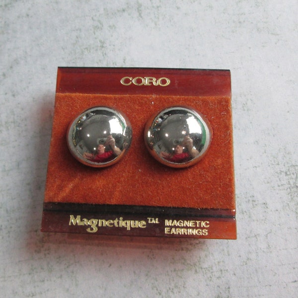 Vintage Coro Silver Ball Magnetique Magnetic Earrings