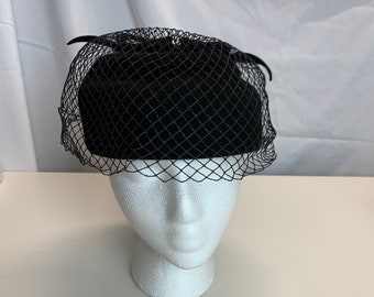 Vintage Ritz Black Wool Hat with Veil - by Henry Pollak Inc. New York - Size Medium