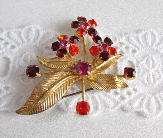 Lovely Vintage Austrian Floral Rhinestone Brooch - image 2