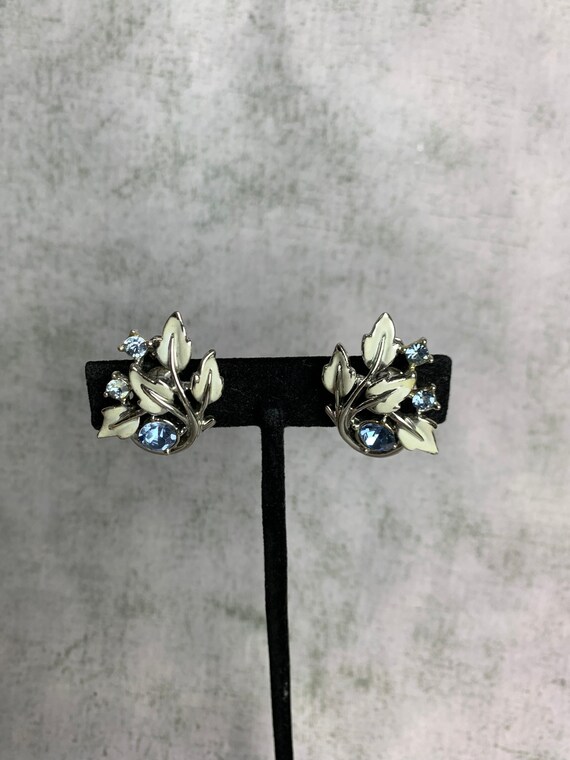 Vintage Coro Silver and White Enamel Flowers with… - image 1