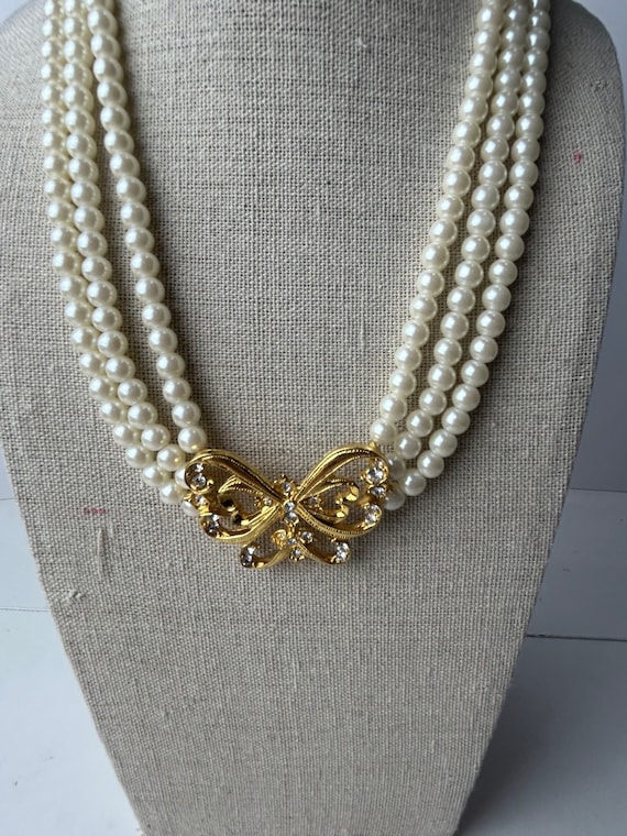 Vintage Avon Faux Pearl and Butterfly Choker Neckl