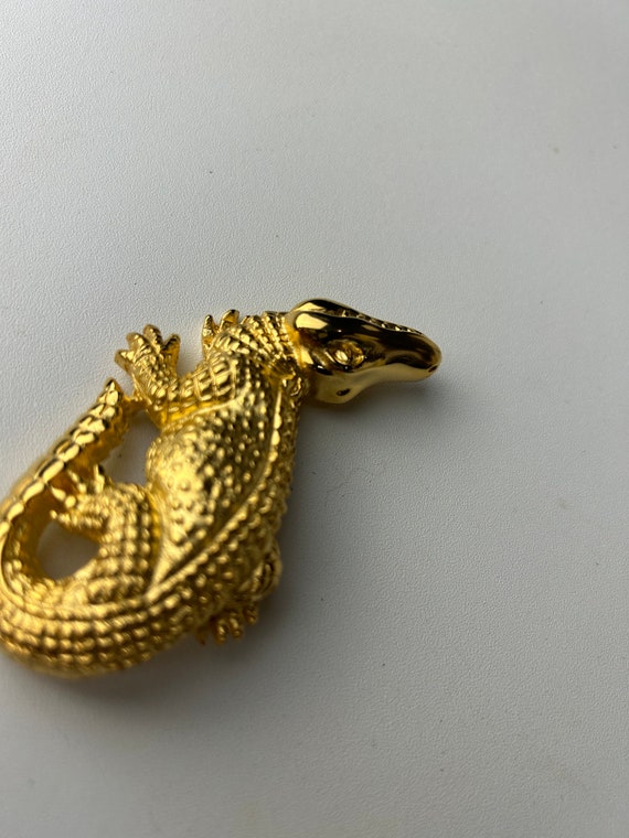 Vintage Doreen Ryan Alligator Matte Gold Tone Bro… - image 3