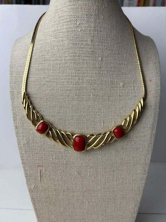 Vintage Trifari Gold Tone Twist Necklace with Red 