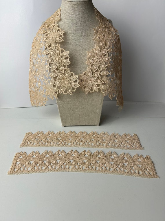 Vintage Unused Karyl Lee Ivory Lace Collar and Cu… - image 1