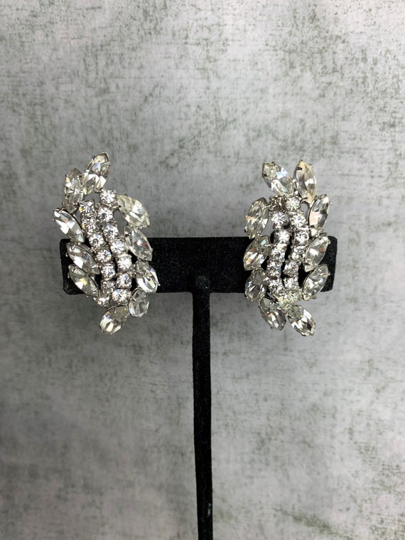 Elegant Vintage Rhinestone Clip On Earrings