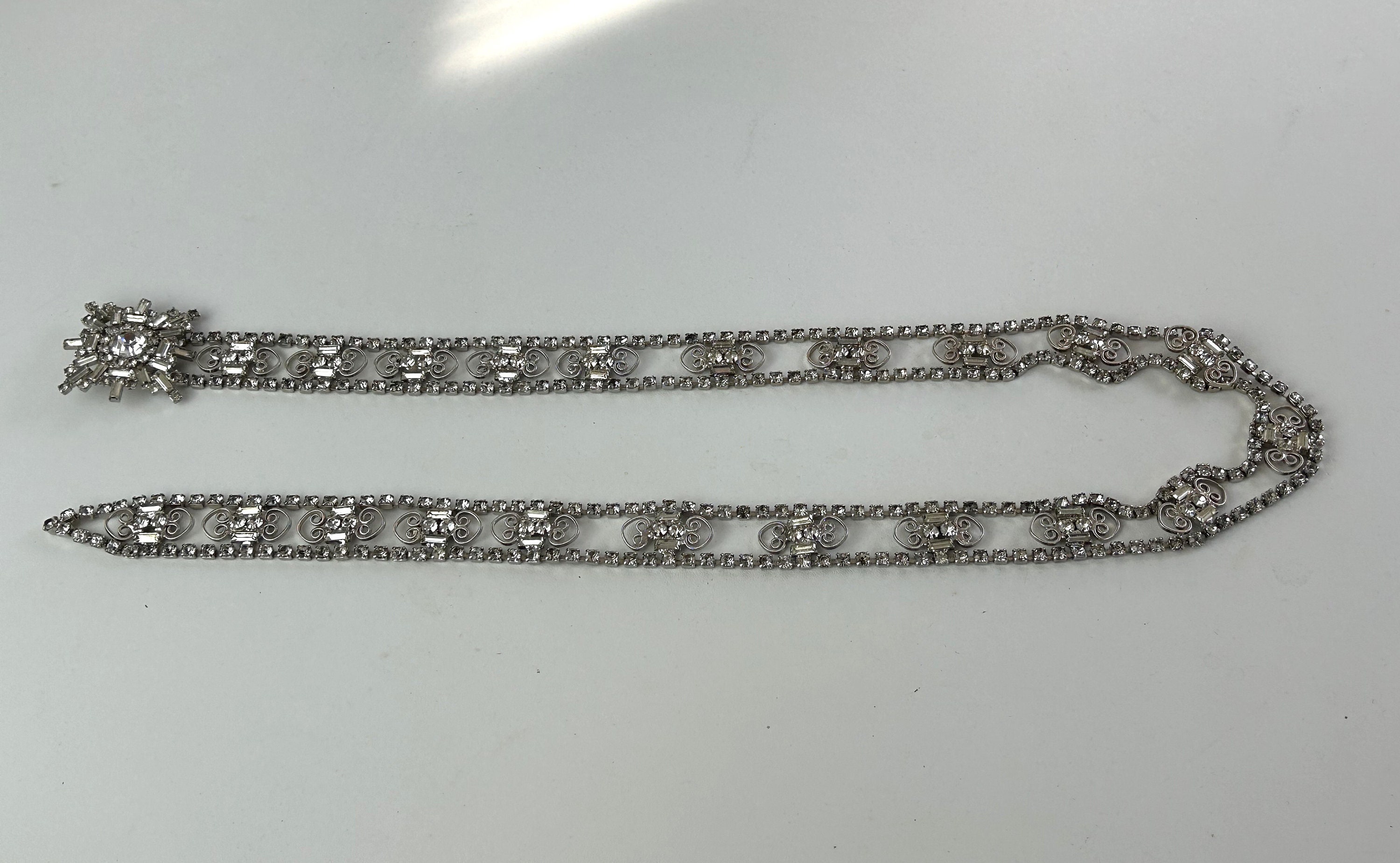 Vintage JULIANA D&E Clear Rhinestone Chain Belt VINTAGE JULIANA D&E Gold Tone W/ Black/ Clear Color Stones  main image 3