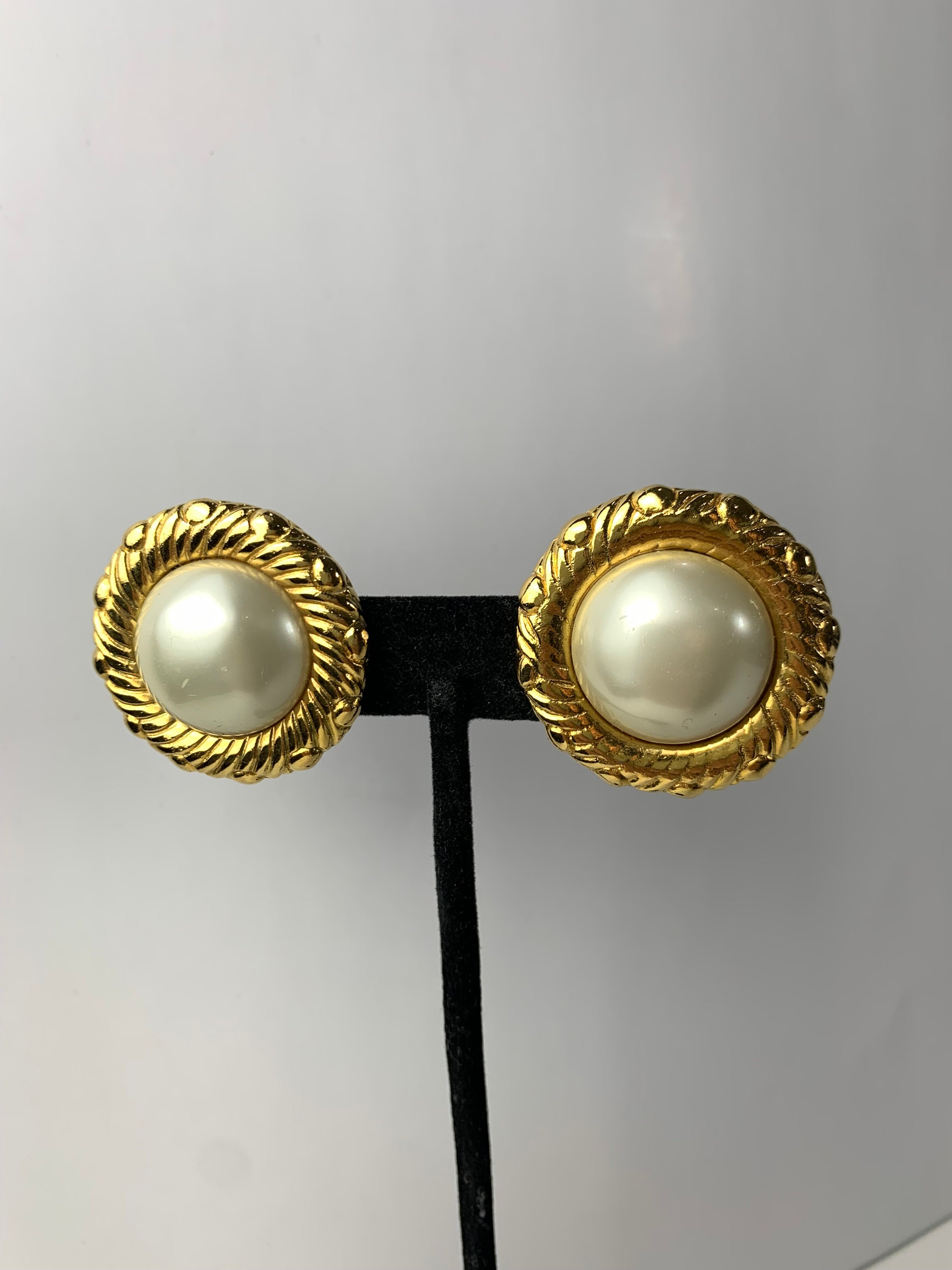 Chanel Vintage 1970s Gold Bow Pearl Chandelier Earrings