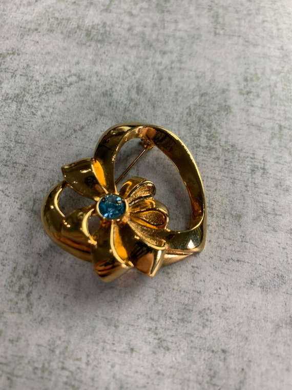 Vintage Avon Gold Tone Heart With Bow Brooch - image 7