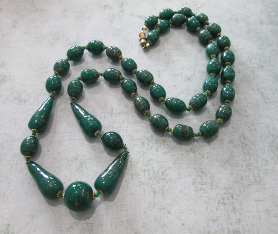 Vintage Green and Gold Venetian Glass Beaded Neck… - image 2