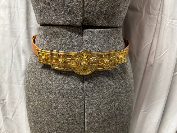 Alexis Kirk ~ Vintage (1980’s) Italy Etruscan Gold Gilt Metal Ornate Buckle Belt ALEXIS KIRK Etruscan Style Belt Buckle, Large Gilt Metal  main image 4