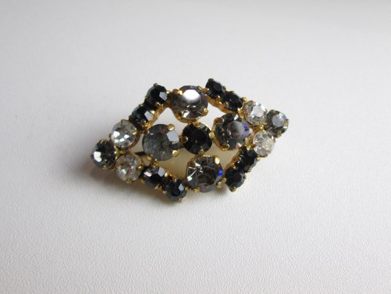 Vintage Black and Smokey Rhinestone Brooch - image 5