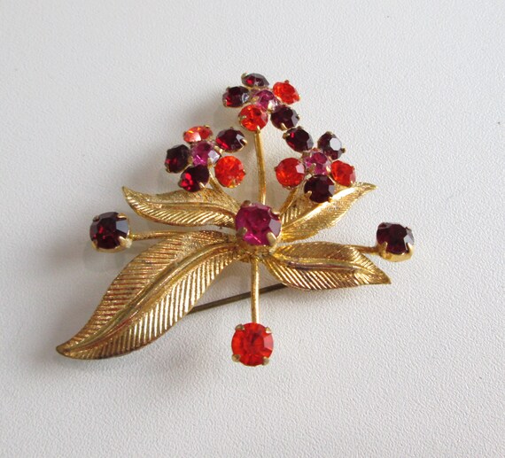 Lovely Vintage Austrian Floral Rhinestone Brooch - image 4