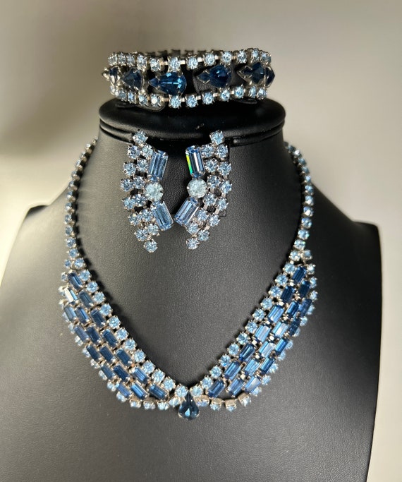 Gorgeous Vintage Blue Rhinestone Necklace, Bracelet and Clip on 