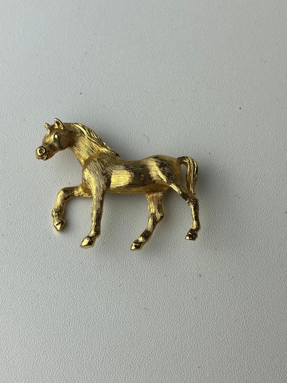 Vintage Napier Gold Tone Horse Brooch - image 3