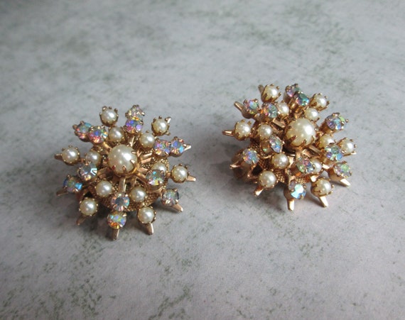 Vintage Unsigned Hobe Faux Pearl and Aurora Borea… - image 5