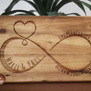 Frühstücksbrett mit Gravur personalisiert Brotzeitbrett mit Name und Datum Geschenk Hochzeit Valentinstag Geburtstag Bild 4