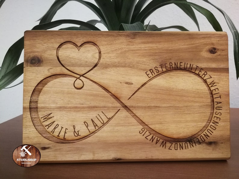 Frühstücksbrett mit Gravur personalisiert Brotzeitbrett mit Name und Datum Geschenk Hochzeit Valentinstag Geburtstag Bild 4