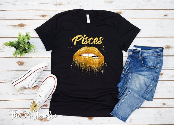 Pisces Zodiac Birthday Golden Lips T-shirt for Black Women Pisces Queen Lips Sexy Black Afro Queen Zodiac Birthday T-shirt for Women