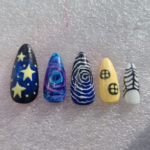 Coraline inspired press on/glue on nails