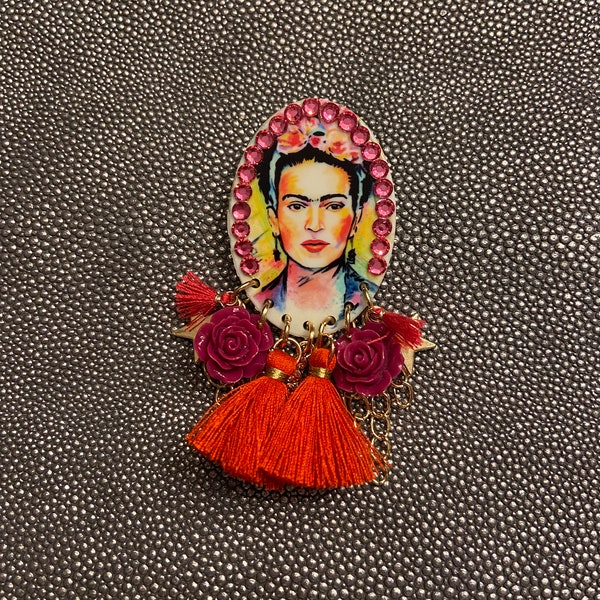 Brosche „Frida“mit Quasten im Hippie Style