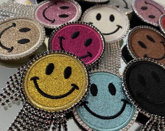 Broche smiley colorée brodée de franges de strass transparents ou noirs, différentes couleurs, pin