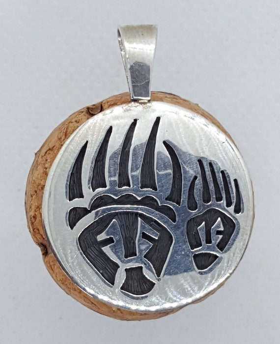 Details about Taxco Mexico 925 Sterling Silver Hopi-Style Bear Claw Pendant Top Details about Taxco Mexico 925 Sterling Silver Hopi-Style Bear Claw Pendant Top