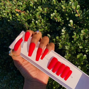 Left on Red- Press on nails