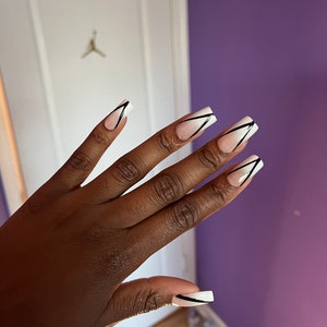 French V -press on nails