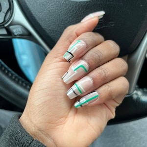Linear -press on nails