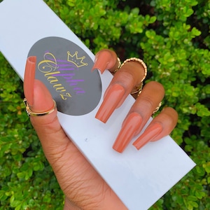 Bare- press on nails