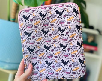 Dragons Book Pouch, Neoprene Kindle Sleeve, E-reader Tablet Case