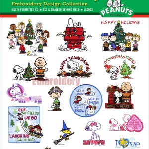 Puede incluir: Un CD de colección de diseños de bordado Peanuts Holiday. La imagen presenta varios personajes de Peanuts en diseños temáticos de vacaciones, incluyendo a Snoopy y Charlie Brown, con frases como "Happy Holidays" y "Let it Snow!"