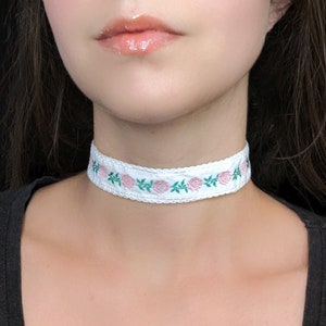 White Flower Choker, Coquette Pink Rose Necklace, Dainty Embroidered Ribbon Victorian Choker, Fairycore Floral Necklace, Cottagecore Jewelry