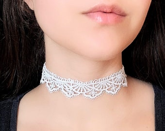 Wide White Lace Choker, Bridal Victorian Necklace, Wedding Jewelry, Scalloped Dainty Boho Necklace, Bohemian Crochet Choker