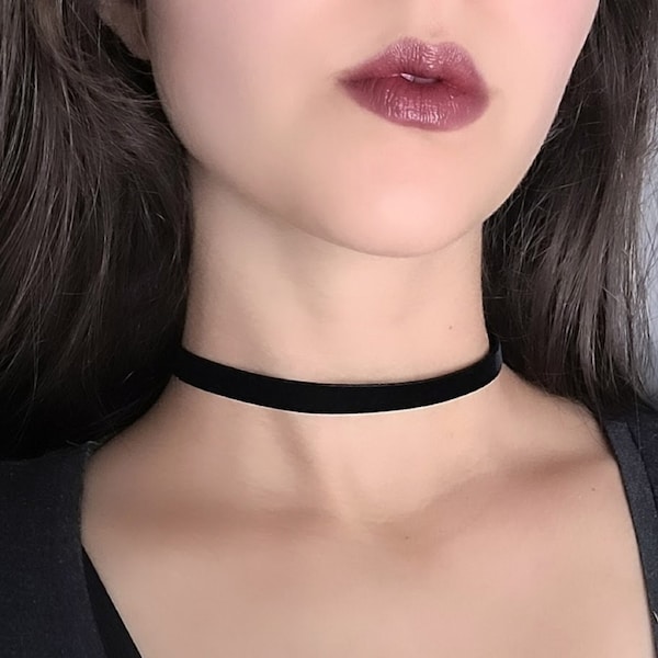 Black Velvet Choker, 90s Goth Jewelry, Alternative Emo Necklace, Gothic Accessory