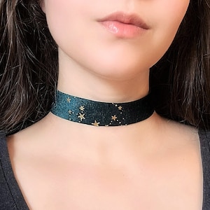 Fairy Grunge Choker Velvet, Wide Gothic Green Velvet Choker, Constellation Necklace, Goth Celestial Jewelry, Gold Star Space Necklace