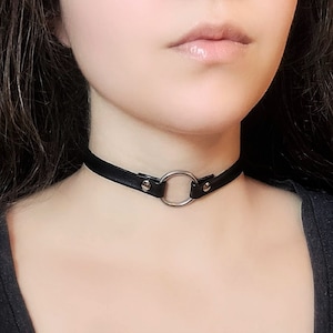 Black O Ring Choker, Vegan Leather Choker Collar, Thin Gothic O Ring Necklace, Studded Punk Jewelry, 90s Goth Necklace