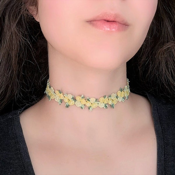 Yellow Flower Necklace, Whimsical Lace Choker, Pastel Yellow Rose Vine Necklace, Fantasy Fairycore Jewelry