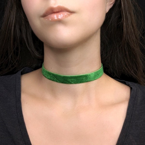 Green Choker Velvet Necklace, Fae Fairycore Choker, Whimsigoth Necklace, Elven Elf Costume, Plus Size Available