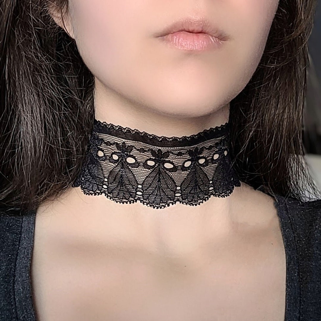 Black Lace Choker Necklace, Thin Goth Choker, 90s Grunge Necklace, Lacy  Gothic Jewelry, Comfy Stretch Lace -  Israel