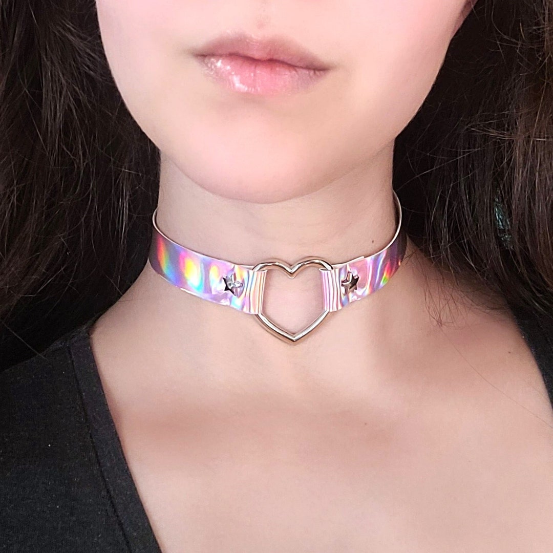 ◆VVV◆ Pink Heart Chain Choker Necklace 22FWNK065PKF Get Dainty Pink Heart CZ Inlaid Choker Necklace – ArtGalleryZen