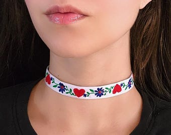Floral Heart Choker, Cottagecore Embroidered Brocade Victorian Necklace, Fairycore Flower Necklace, Dainty Regency Choker