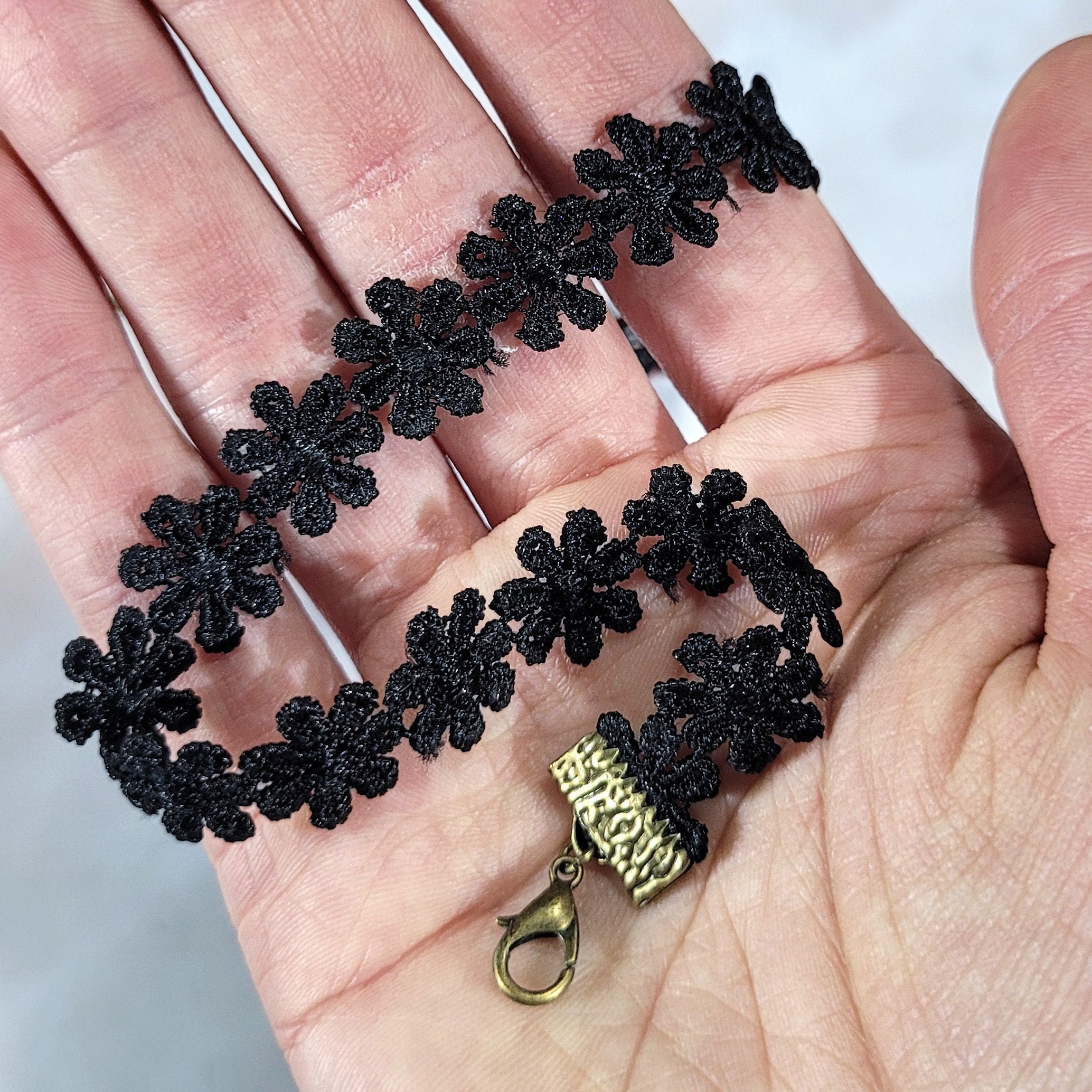 Collana A Fascia Doppio Strato Con Ciondolo A Croce Nera Per Donne | SHEIN ALIA