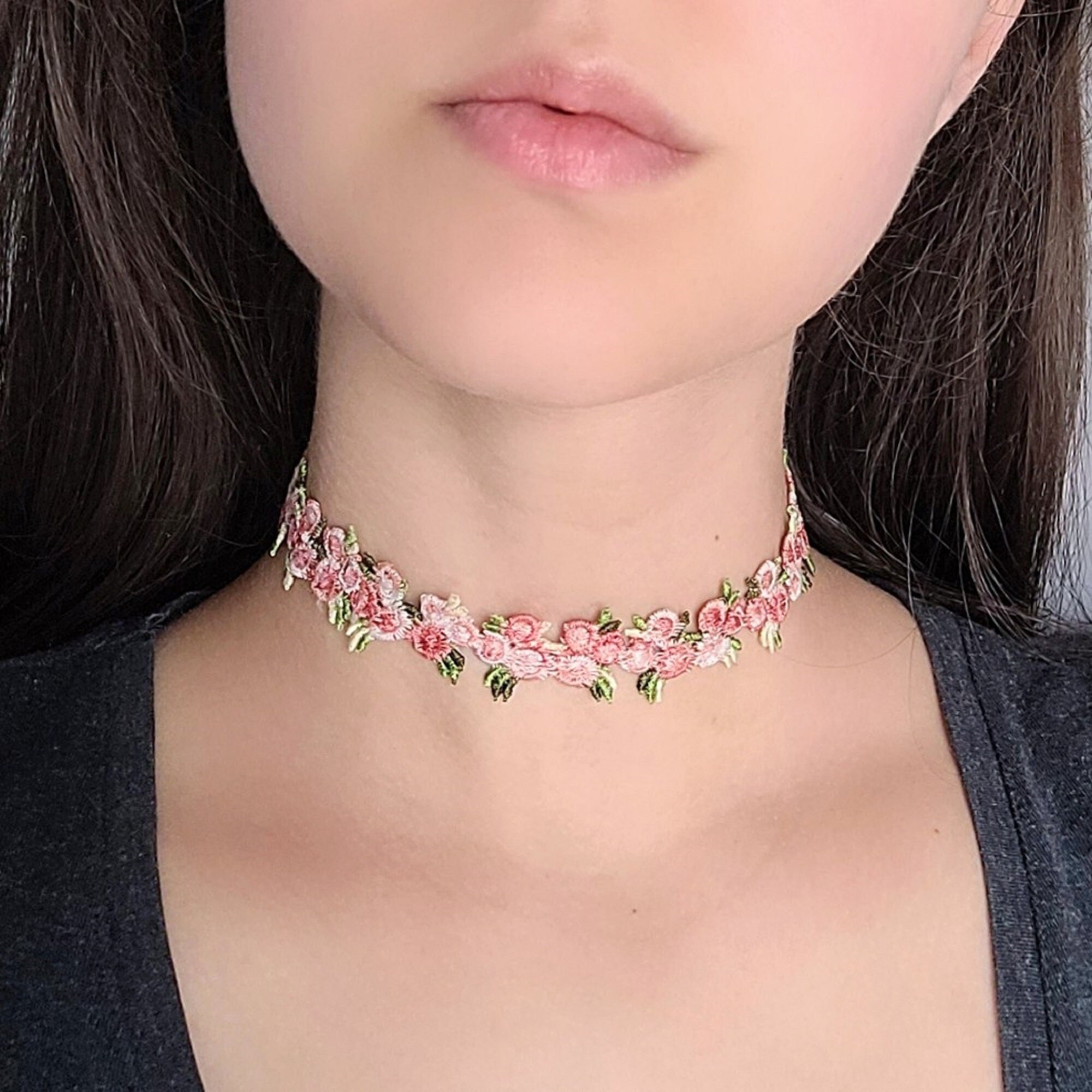 Sttiafay Boho Flower Lace Choker Necklace Pink Rose Choker Chain Vintage Floral Choker Collar Jewelry for Women Teen Girls