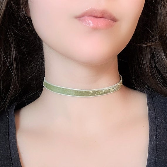 Green velvet cheap choker necklace